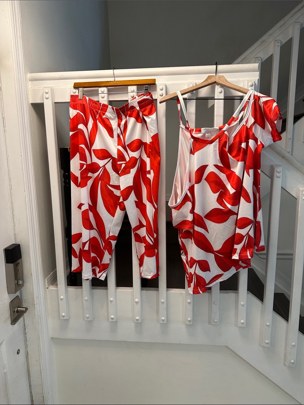 SHEIN Red & White Leaf Print Capris and Tank Set
